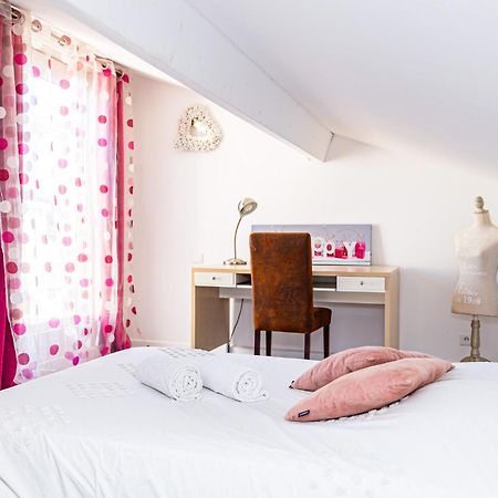 Aparthotel La Nuit Etoilee Saint-Martin-de-Crau Esterno foto