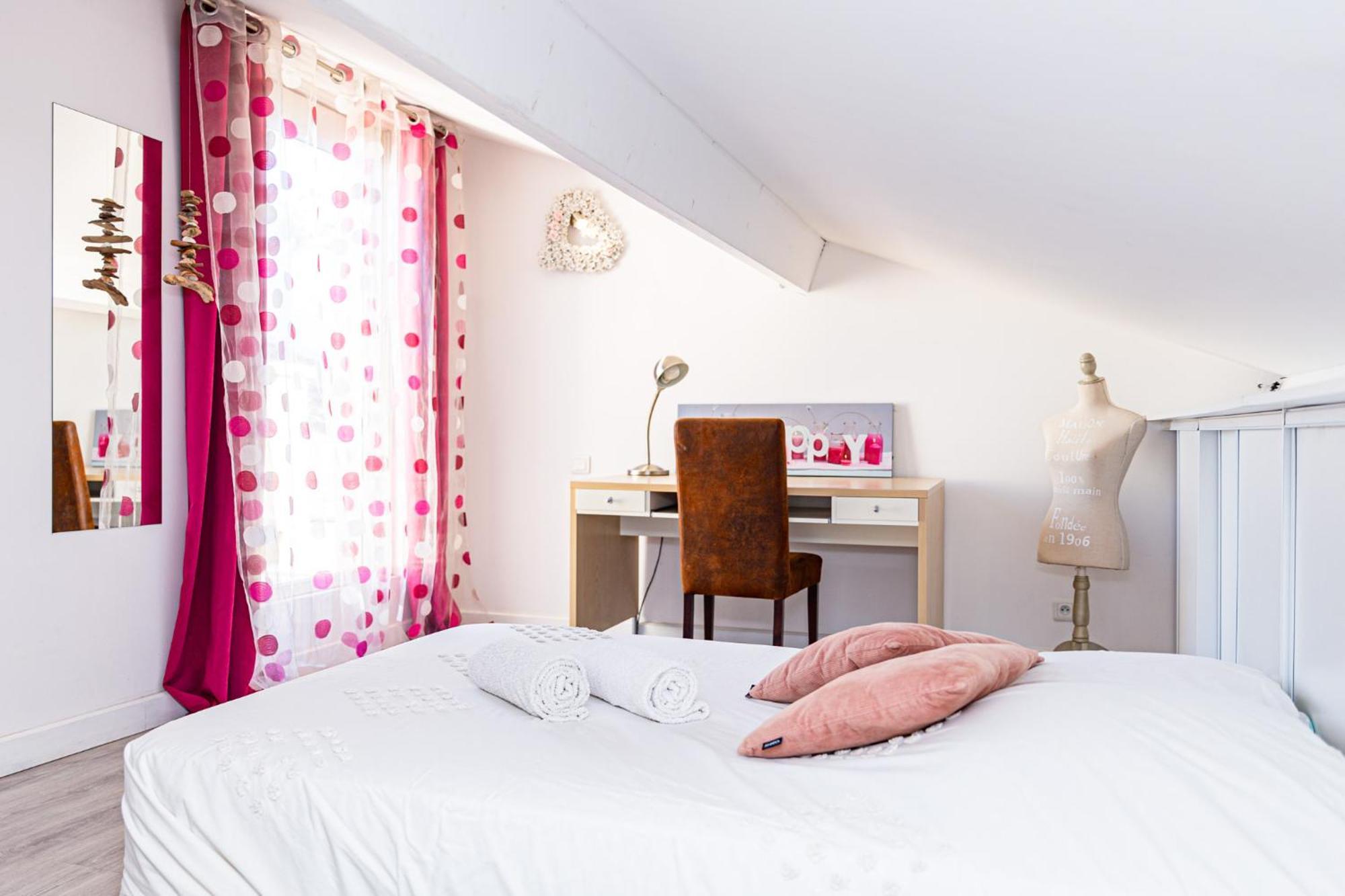 Aparthotel La Nuit Etoilee Saint-Martin-de-Crau Esterno foto